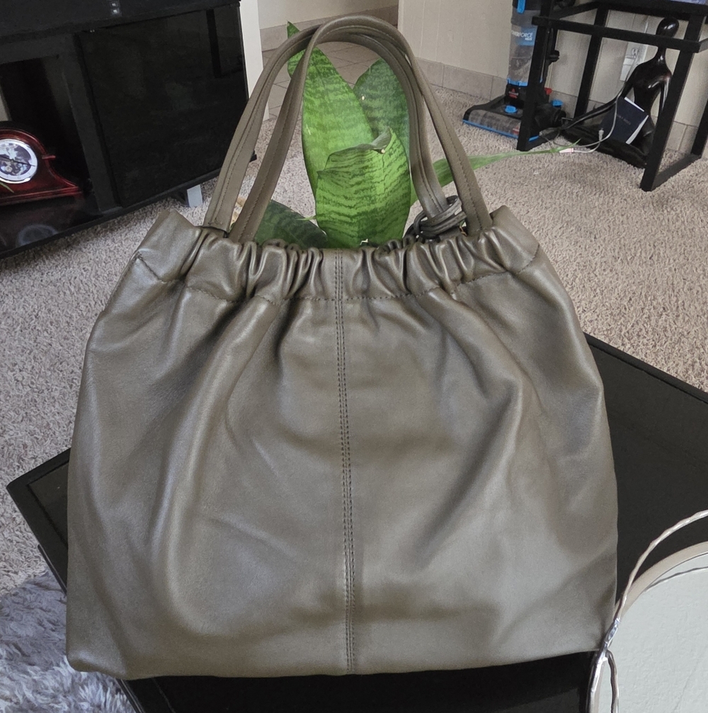 Marc Jacobs Cristina Tote - Picture 3 of 13
